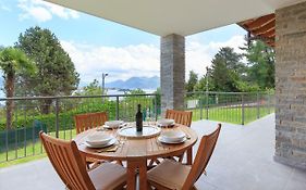 Baveno Hills | Lakeview apartments